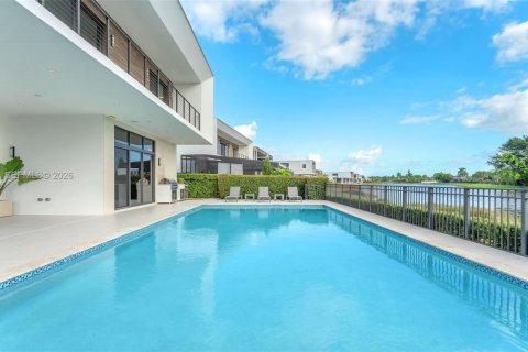 House in Weston, Florida 5 bedrooms № 2062773 - photo 16