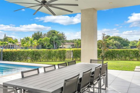 House in Weston, Florida 5 bedrooms № 2062773 - photo 2