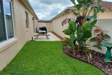 House in Lady Lake, Florida 2 bedrooms, 102.38 sq.m. № 2222158 - photo 18
