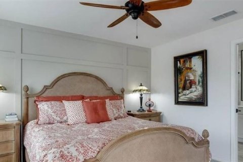 House in Lady Lake, Florida 2 bedrooms, 102.38 sq.m. № 2222158 - photo 8
