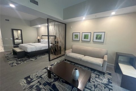 Condo in Doral, Florida, 1 bedroom  № 1860220 - photo 13