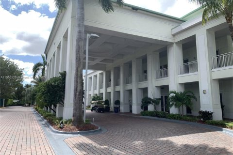 Condo in Doral, Florida, 1 bedroom  № 1860220 - photo 18