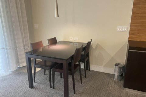 Condo in Doral, Florida, 1 bedroom  № 1860220 - photo 9