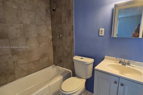 Casa en alquiler en West Palm Beach, Florida, 2 dormitorios, 92.9 m2 № 1970829 - foto 12