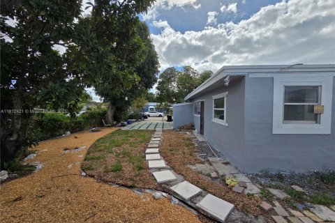 Casa en West Palm Beach, Florida 2 dormitorios, 92.9 m2 № 1970829