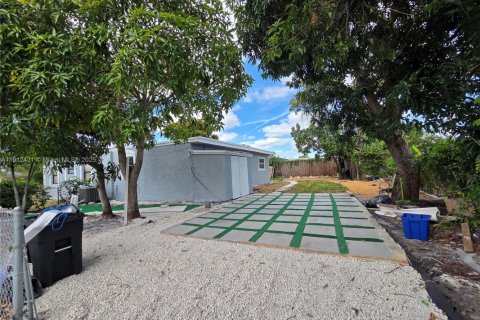 Casa en alquiler en West Palm Beach, Florida, 2 dormitorios, 92.9 m2 № 1970829 - foto 2