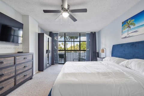 Condo in Hallandale Beach, Florida, 1 bedroom  № 2044479 - photo 26