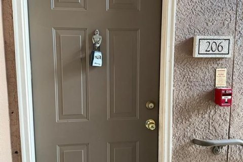 Condo in Orlando, Florida, 1 bedroom  № 1908218 - photo 2