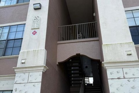 Condo in Orlando, Florida, 1 bedroom  № 1908218 - photo 1