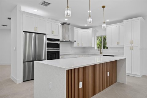 Villa ou maison à vendre à Port Charlotte, Floride: 4 chambres, 232.35 m2 № 2227664 - photo 13