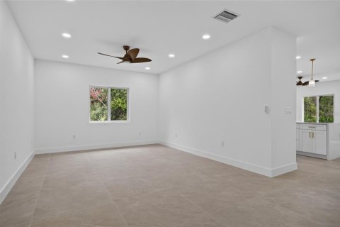 Villa ou maison à vendre à Port Charlotte, Floride: 4 chambres, 232.35 m2 № 2227664 - photo 7