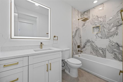 Villa ou maison à vendre à Port Charlotte, Floride: 4 chambres, 232.35 m2 № 2227664 - photo 30