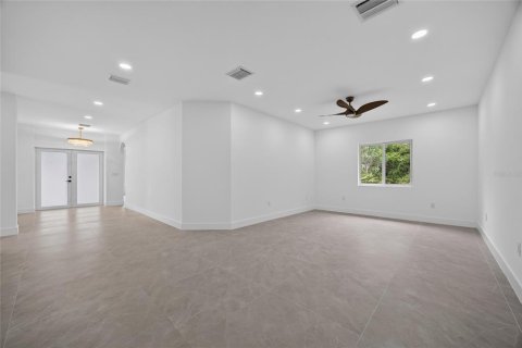 Villa ou maison à vendre à Port Charlotte, Floride: 4 chambres, 232.35 m2 № 2227664 - photo 5