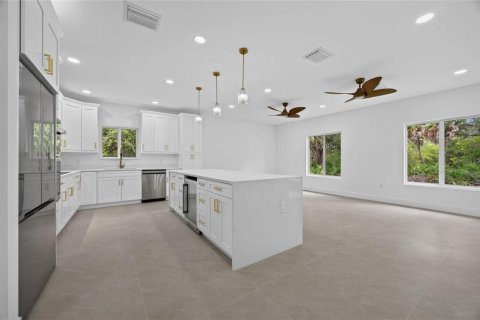 Villa ou maison à vendre à Port Charlotte, Floride: 4 chambres, 232.35 m2 № 2227664 - photo 17