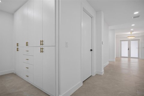 Villa ou maison à vendre à Port Charlotte, Floride: 4 chambres, 232.35 m2 № 2227664 - photo 8