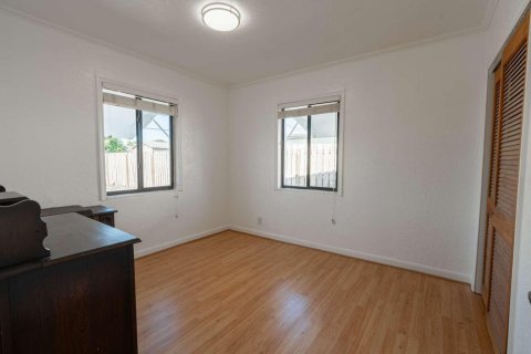House in Lake Worth, Florida 3 bedrooms, 104.14 sq.m. № 2184767 - photo 8