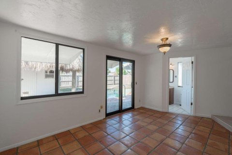 House in Lake Worth, Florida 3 bedrooms, 104.14 sq.m. № 2184767 - photo 16