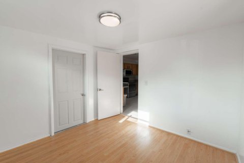 House in Lake Worth, Florida 3 bedrooms, 104.14 sq.m. № 2184767 - photo 12