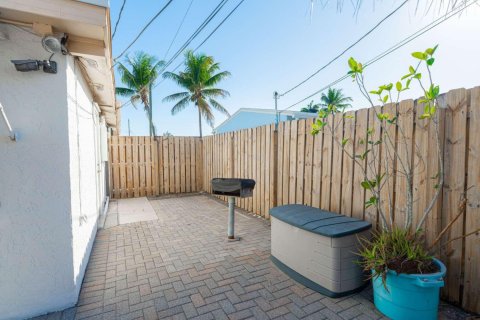 House in Lake Worth, Florida 3 bedrooms, 104.14 sq.m. № 2184767 - photo 21