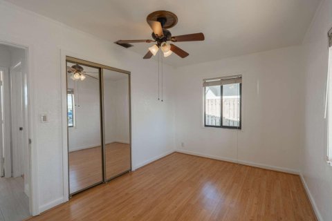 House in Lake Worth, Florida 3 bedrooms, 104.14 sq.m. № 2184767 - photo 6