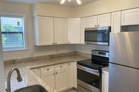 Condo in Winter Park, Florida, 2 bedrooms № 2143721 - photo 5