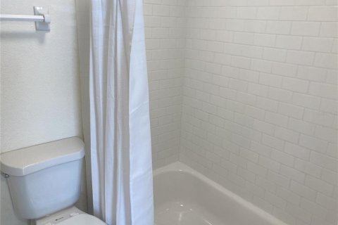 Condo in Winter Park, Florida, 2 bedrooms № 2143721 - photo 15