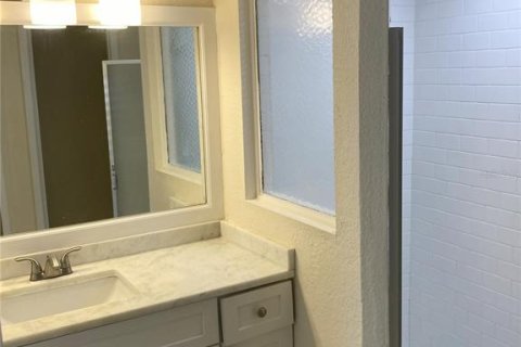Condo in Winter Park, Florida, 2 bedrooms № 2143721 - photo 12