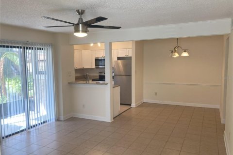 Condo in Winter Park, Florida, 2 bedrooms № 2143721 - photo 2