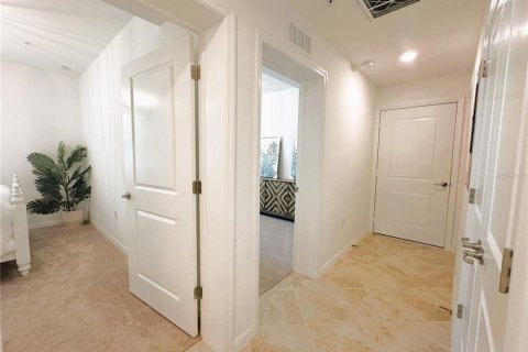 Apartamento en alquiler en Punta Gorda, Florida, 3 dormitorios, 161.74 m2 № 1843354 - foto 5