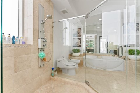 Apartamento en alquiler en Sunny Isles Beach, Florida, 3 dormitorios, 280.19 m2 № 1993805 - foto 17
