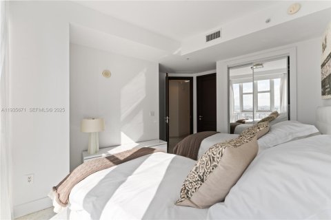 Apartamento en alquiler en Sunny Isles Beach, Florida, 3 dormitorios, 280.19 m2 № 1993805 - foto 22