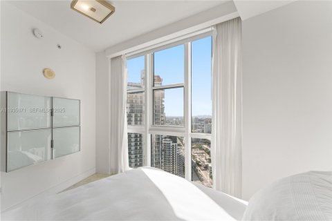 Apartamento en alquiler en Sunny Isles Beach, Florida, 3 dormitorios, 280.19 m2 № 1993805 - foto 19