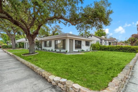House in Clearwater, Florida 3 bedrooms, 143.91 sq.m. № 2397031 - photo 5