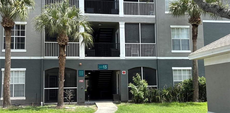 Condo in Tampa, Florida, 2 bedrooms № 1884709