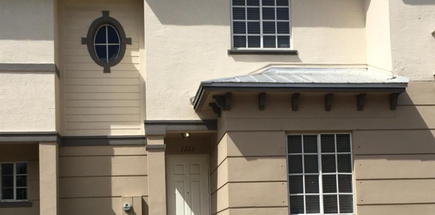 Townhouse in West Palm Beach, Florida 3 bedrooms, 129.51 sq.m. № 2146153