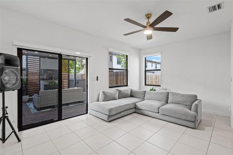 Touwnhouse à vendre à Homestead, Floride: 3 chambres, 143.53 m2 № 1766697 - photo 17