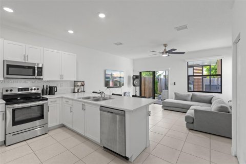 Touwnhouse à vendre à Homestead, Floride: 3 chambres, 143.53 m2 № 1766697 - photo 11