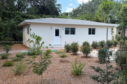 House in Miami, Florida 2 bedrooms, 74.32 sq.m. № 2075999 - photo 24