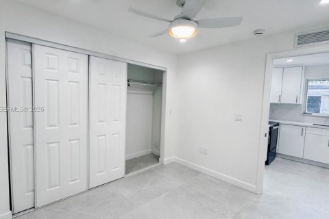 House in Miami, Florida 2 bedrooms, 74.32 sq.m. № 2075999 - photo 14