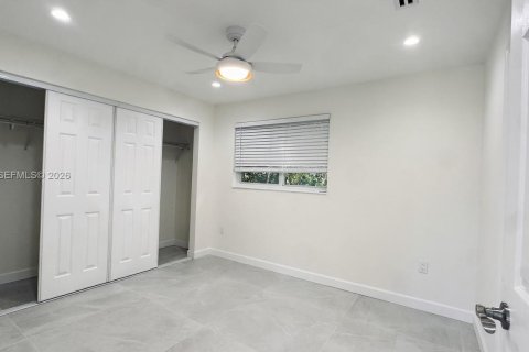 House in Miami, Florida 2 bedrooms, 74.32 sq.m. № 2075999 - photo 15