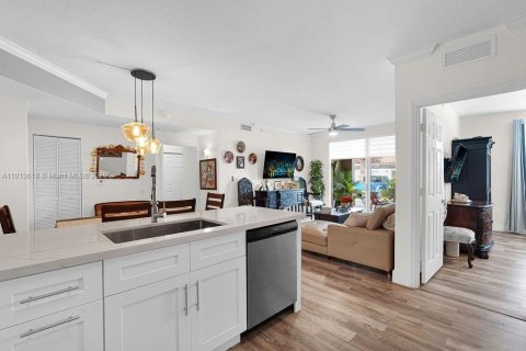 Купить кондоминиум в Майами, Флорида 2 спальни, 93м2, № 1972034 - фото 25