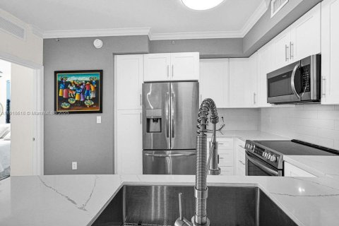 Купить кондоминиум в Майами, Флорида 2 спальни, 93м2, № 1972034 - фото 23