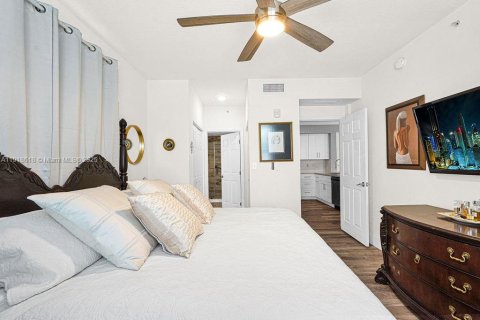 Купить кондоминиум в Майами, Флорида 2 спальни, 93м2, № 1972034 - фото 13