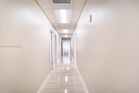 Propiedad comercial en venta en Plantation, Florida № 1963816 - foto 7