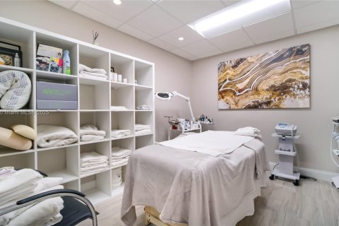 Propiedad comercial en venta en Plantation, Florida № 1963816 - foto 13