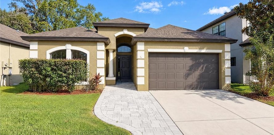 Villa ou maison à Spring Hill, Floride 4 chambres, 192.77 m2 № 2426904