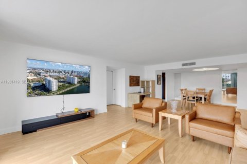 Condominio en venta en Aventura, Florida, 2 dormitorios, 154.78 m2 № 1992283 - foto 7