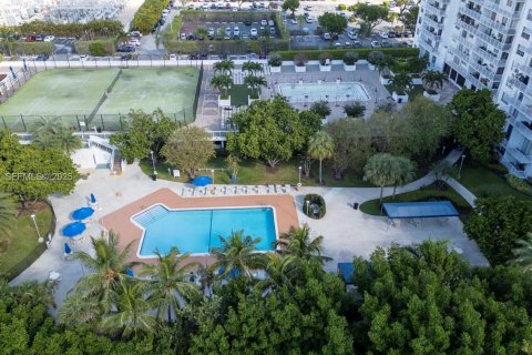 Condominio en venta en Aventura, Florida, 2 dormitorios, 154.78 m2 № 1992283 - foto 30