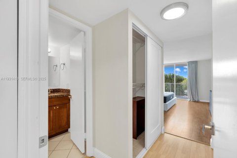 Condominio en venta en Aventura, Florida, 2 dormitorios, 154.78 m2 № 1992283 - foto 18