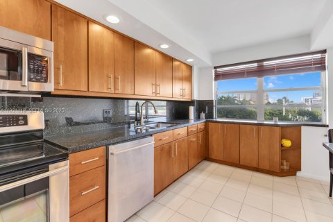 Condominio en venta en Aventura, Florida, 2 dormitorios, 154.78 m2 № 1992283 - foto 9